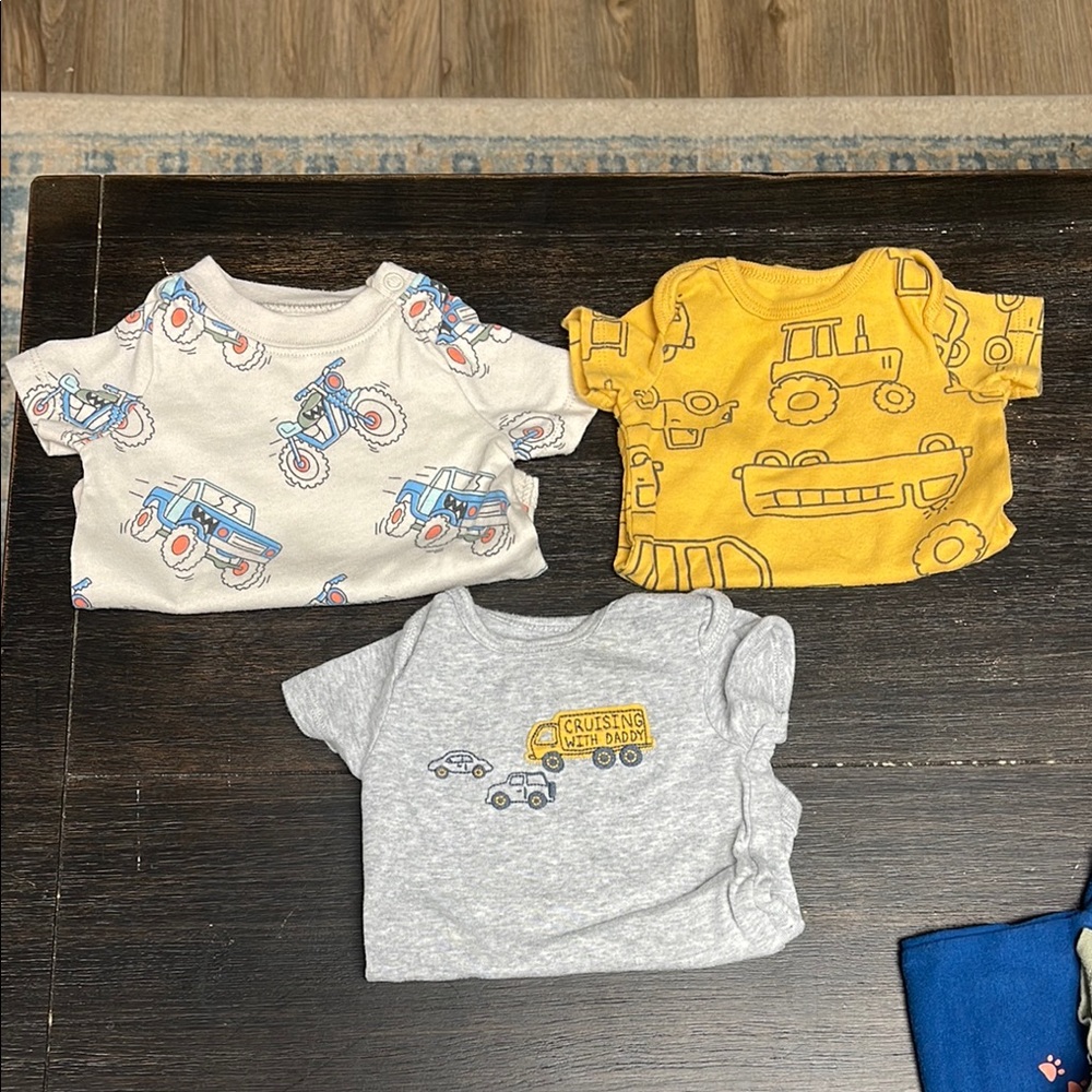 Set of 3 Baby onsies with Vehicle Prints